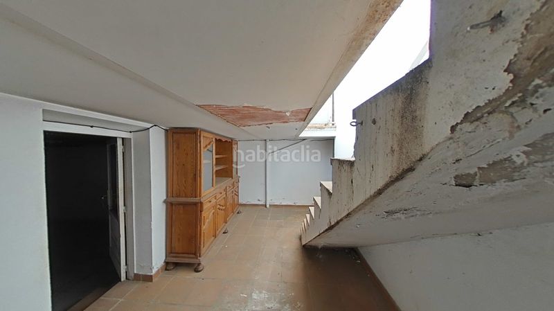 Foto b3ca6ba4-be4d-4135-b713-1786612c69e0. Casa a calle roure a Olot