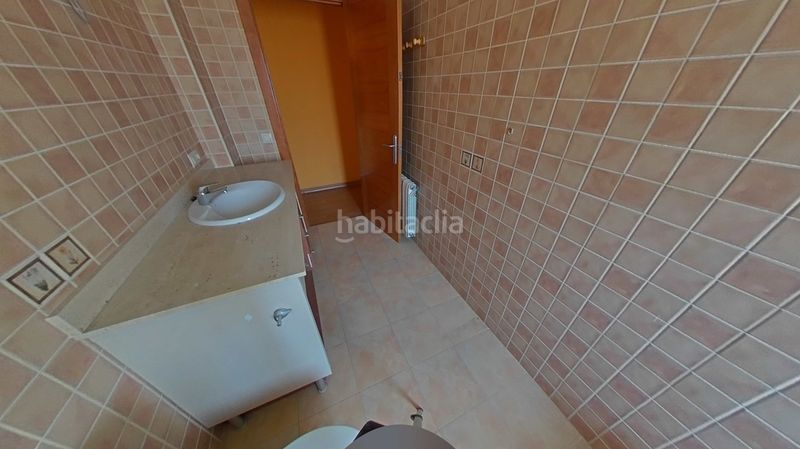 Foto d0351bf9-1e63-409f-99db-abd2055d20bc. Casa a calle roure a Olot