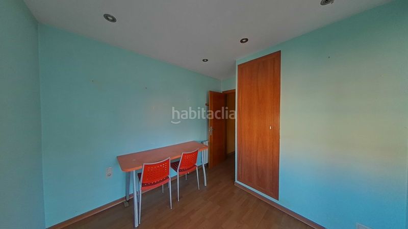 Foto f4b11ae9-c95f-41a5-9b07-1d61f1e66a10. Casa a calle roure a Olot