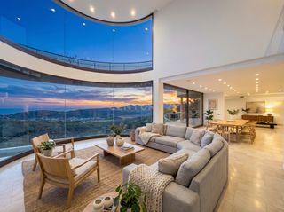 Maison à Urbanitzacions. Costa brava  propiedad singular de lujo  villa mas tapes  urbani