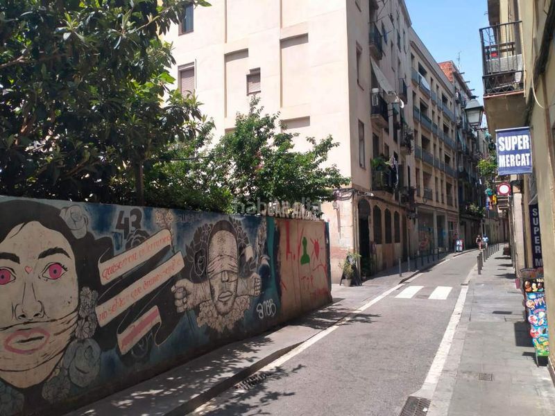 Foto a504deb6-497f-4b44-9323-87049d62f2b9. Terreny residencial a Raval Barcelona