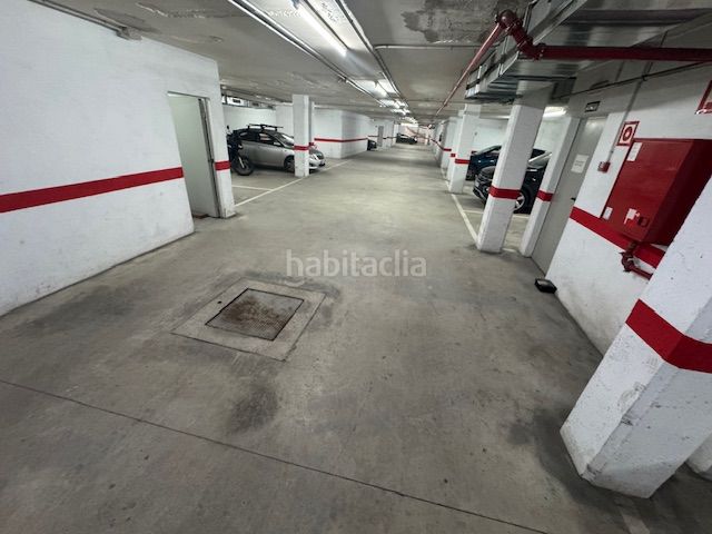 Foto bd270e63-58ba-4209-bed8-3bea64d193f7. Parking coche en de la bomba en Dosrius poble Dosrius