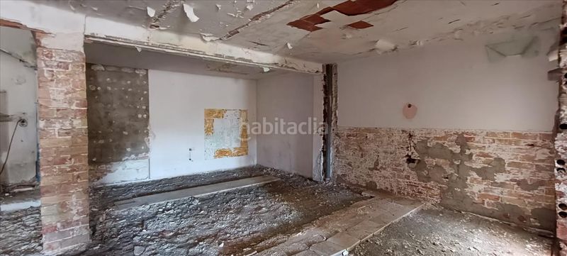 Foto f723625f-67ae-4af4-b13b-df517ec799dd. Edifici a ramon y cajal a Sant Pere Tordera