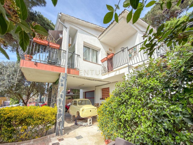 Foto 0f9dd1cc-5660-447b-a7c6-cd628bc2b621. Casa amb aparcament piscina a Can Massuet del Far Dosrius