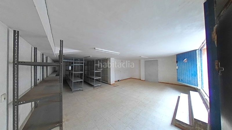 Foto a4a8d58c-9495-4142-bbd8-5a10c9d20857. Nau industrial a progres a Centre Pineda de Mar