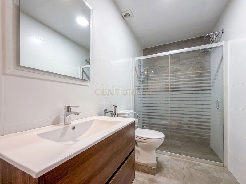 Foto 58b6b977-ebd4-4e88-aca3-6254a15a26ce. Casa adossada a Sant Crist Badalona