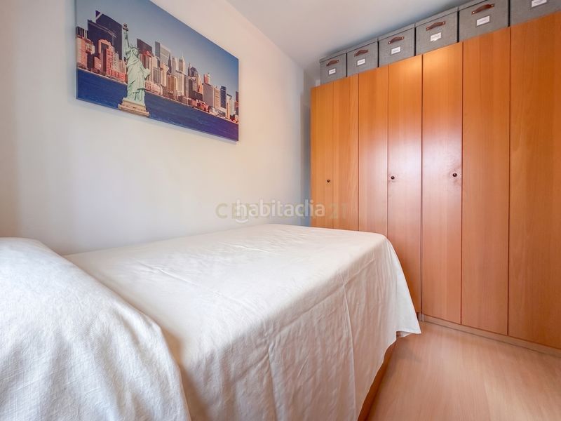 Foto ceb3ceda-3a13-469f-82f5-e8640a7c5aa1. Casa adossada a Sant Crist Badalona