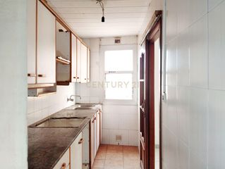 Apartment  Dels almogavers. Piso a la venta en el barrio de cerdanyola