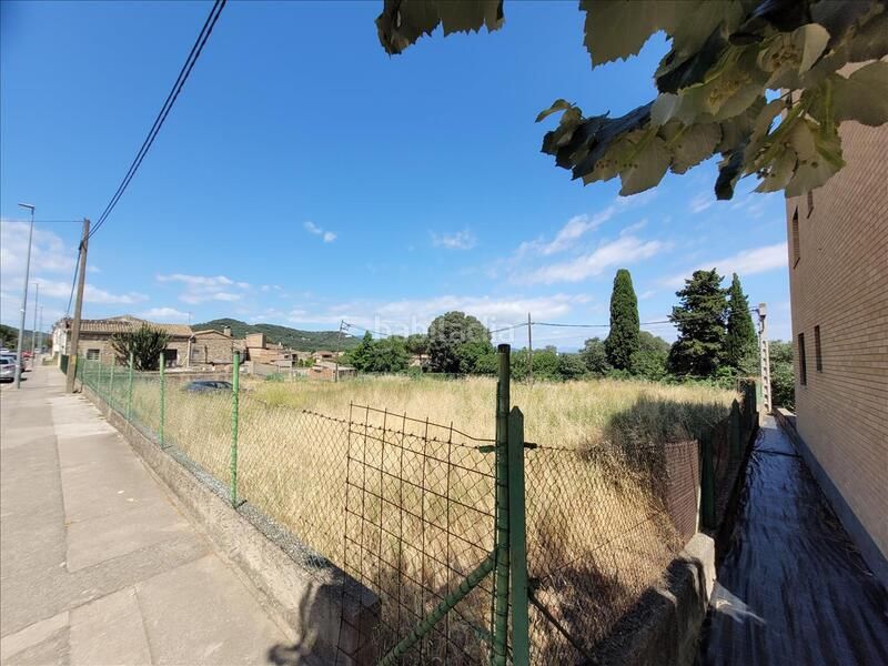 Foto e7cd2e0c-e9b7-4cfb-bd60-b9f5d84ae878. Terreny residencial a Celrà