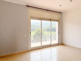Apartament a Maresme. Piso con vistas abiertas a la naturaleza en sant cebrià de valla