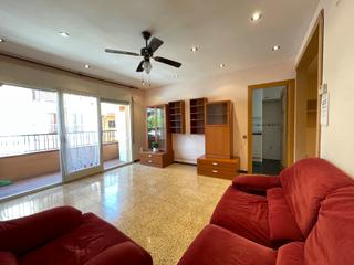 Appartement  Carrer del congost. Pis molt cntric i llumins a torell