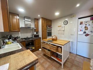 Appartement  Carrer de girona. Pis ampli i assolellat a manlleu