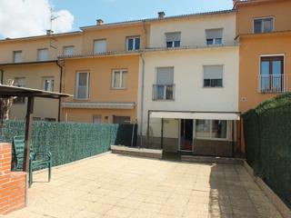 Semi detached house in Tona. Casa unifamiliar a tona