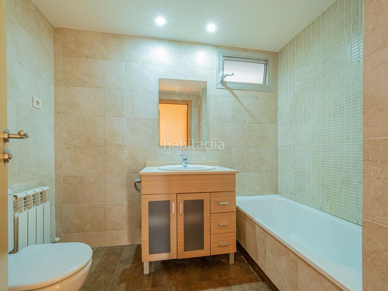 Foto a3fad8d9-8afb-4d64-8ed8-fe87f852576a. Pis amb aparcament a Estadi-Santa Anna Vic