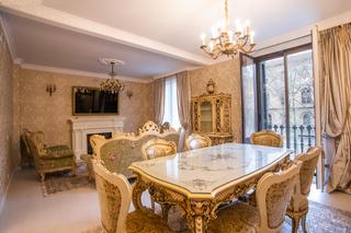 Rent Flat  De les corts catalanes. Lujoso piso de 3 habitaciones y 2 baos en gran via