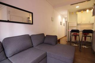 Location Appartement  Carrer del beat almató. Piso de amueblado con terraza