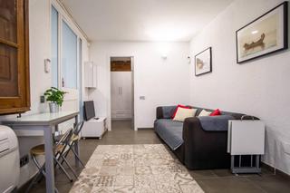 Rent Ground floor  Carrer del marquès de la mina. Acogedor apartamento de 1 habitación en alquiler