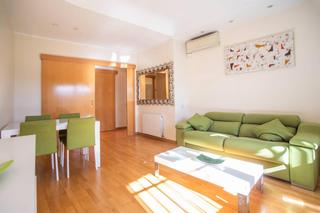 Location Appartement  Carrer de les jonqueres. Espacioso piso de una habitación para alquiler