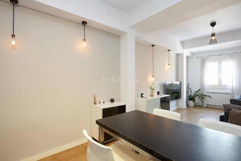 Foto 6b45cba2-c932-4c38-853a-243052d51b27. Alquiler piso apartamento luminoso totalmente amueblado en Barcelona