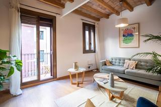 Miete Etagenwohnung  Carrer del portal nou. Precioso piso de 2 dormitorios con balcón en alquiler