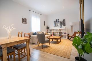 Rent Flat  Carrer de mallorca. Impresionante piso de 3 dormitorios en alquiler