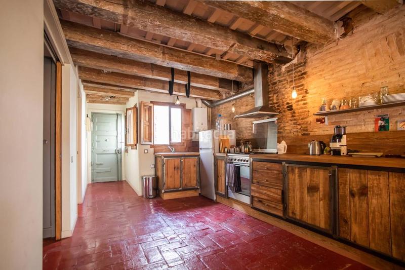 Foto 1f1c4d7b-731e-42c4-8061-6710ca3e4c86. Lloguer pis a Raval Barcelona