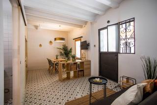 Rent Ground floor  Carrer de l'atlàntida. Estudio en alquiler cerca a la playa