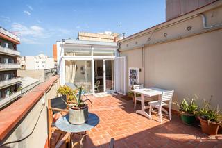 Affitto Appartamento  Carrer de cabanes. Cálido piso de 1 dormitorio con terraza en alquiler