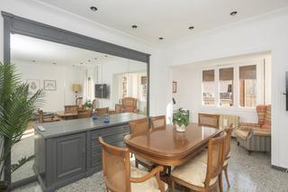 Location Appartement  Carrer de villarroel. Armonioso y espacioso piso en alquiler