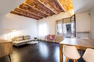 Location Appartement  Carrer de l'hospital. Luminoso y acogedor apartamento de 2 dormitorios