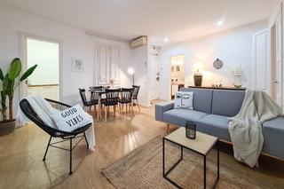 Location Appartement  Carrer nou de la rambla. Nuevo piso renovado y espacioso en alquiler