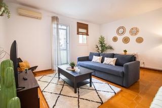 Rent Apartment  Carrer de cabanes. Esplndido apartamento de 2 dormitorios y oficina