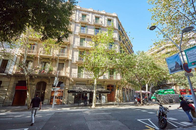 Foto d5e13ce6-1ea3-4af9-9c9d-7481d4492dbb. Lloguer pis a L´Antiga Esquerra de l´Eixample Barcelona