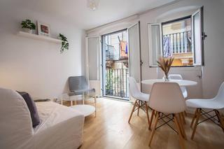 Location Appartement  Carrer de sant jacint. Magnifico piso de un dormitorio en el born