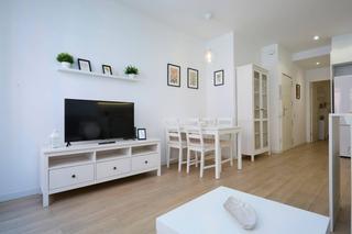 Lloguer Pis  Carrer de l'olivera. Luminoso piso de 1 dormitorio en alquiler