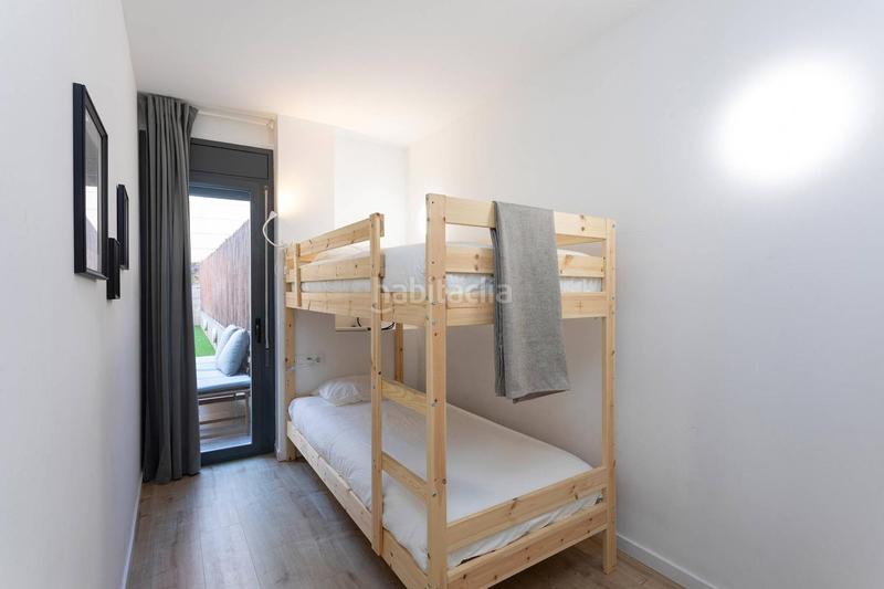 Foto bb7d78a5-09f3-4e6c-bf96-1e23feb237f0. Location rez-de-chaussée dans Can Serra Hospitalet de Llobregat (L´)