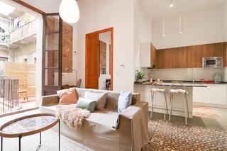 Apartament  Carrer de la portaferrissa. Reformado e histórico edificio catalogado