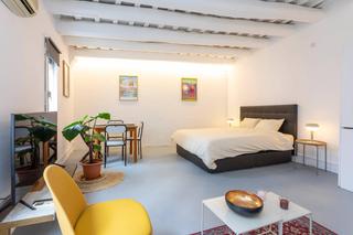 Location Studio  Carrer d'en botella. Acogedora vivienda amueblada y equipada en el raval, barcelona