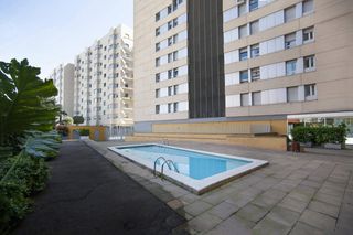 Location Appartement  D'eduard maristany. Alquiler piso de 3 habitaciones con vistas al mar y parking