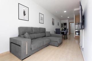 Alquiler Piso  Carrer de la creu coberta. Fabulosos piso de 2 habitaciones disponible en alquiler
