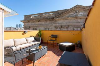 Location Appartement  Carrer del consolat de mar. Encantador tríplex en el born