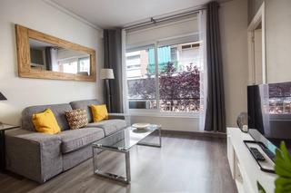 Rent Flat  Carrer de la mare de du del remei. Apartamento de 2 dormitorios con despacho en alquiler