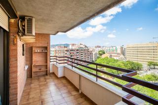 Appartement  Carrer de l'aprestadora. Precioso apartamento con terraza, muy luminoso