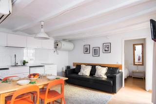 Location Appartement  Carrer de la neu de sant cugat. Nice 1 bedroom apartment ideal for a couple