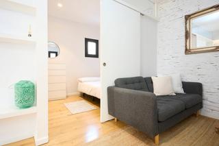 Miete Etagenwohnung  Carrer de la neu de sant cugat. Amplio piso con terraza en alquiler