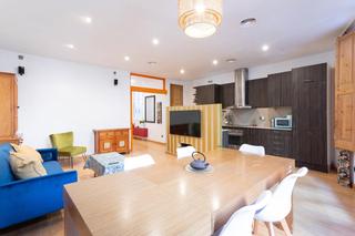 Affitto Appartamento  Carrer de pavia. Amplia vivienda en sants, barcelona