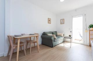 Miete Etagenwohnung  Carrer de les aigües del llobregat. Vivienda toda reformada amueblada y equipada para alquiler a cor