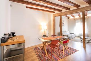 Lloguer Pis  Carrer de la junta de comerç. Acogedora vivienda amueblada y equipada en el raval, barcelona