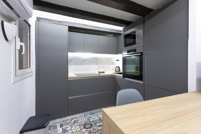 Foto b12e47e0-1318-4960-9d70-8761cba2f16d. Alquiler piso alquiler de vivienda en el corazón del barri Gòtic en Barcelona