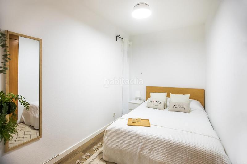 Foto 350fdb96-4a46-4f44-95d2-942a5a0adec9. Alquiler piso increible piso de 4 habitaciones en Navas en Barcelona